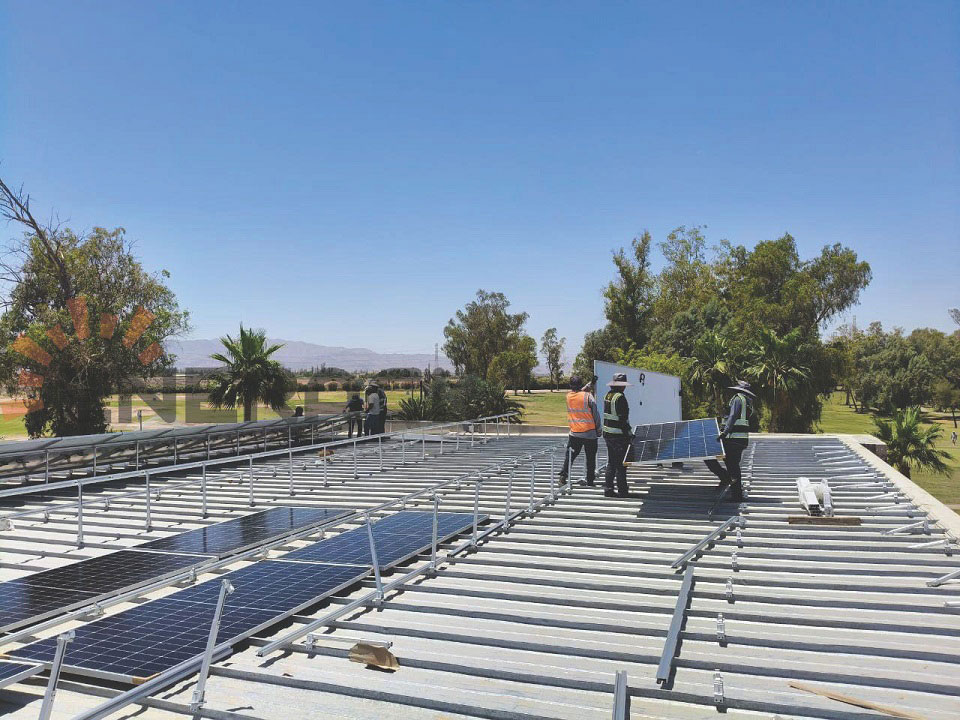 Sistema de techo inclinable ajustable de 100KW en México