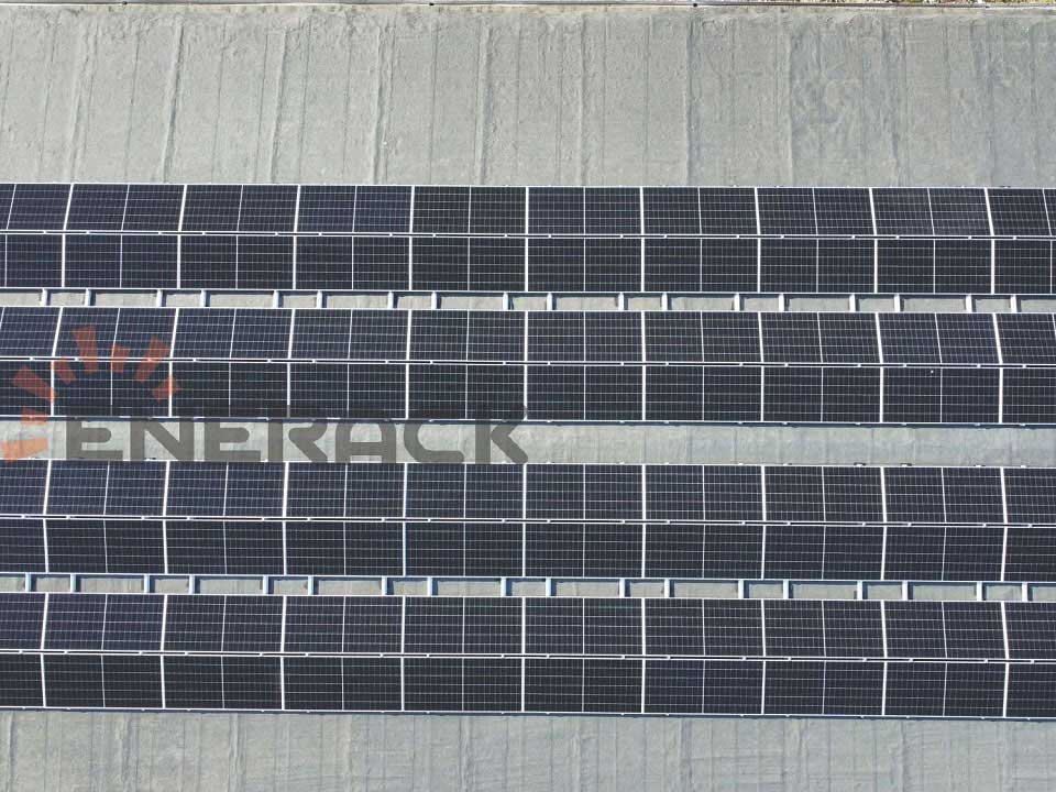 Sistema de patas traseras integrado Este-Oeste ULT con balasto de 200 KW en Rumania