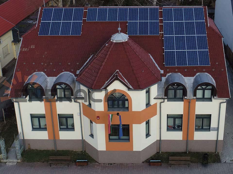 Sistema de gancho para techo de tejas T01 de 12.5KW en Hungría