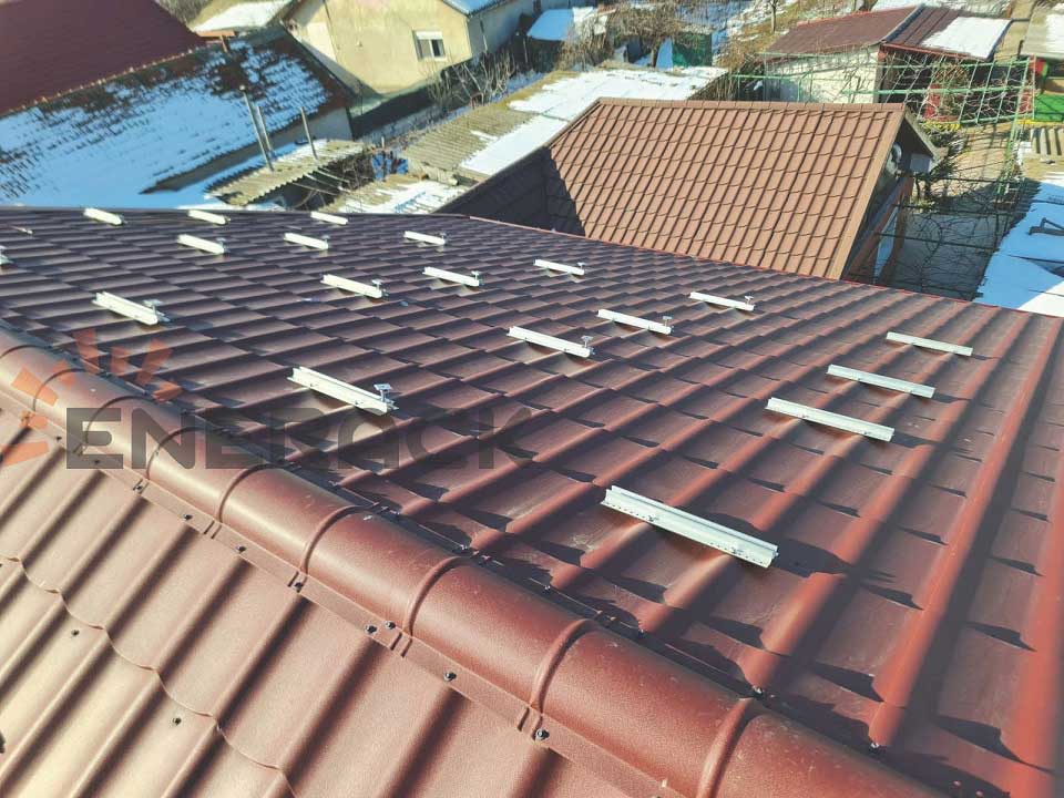 Mini riel de 10 kW y 26 mm para tejas de plástico corrugado en Rumanía
