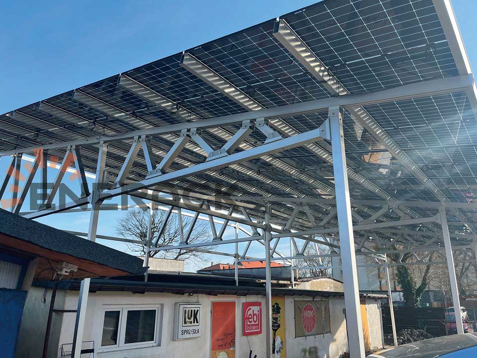 Sistema de montaje solar de cochera personalizado de 44KW en Polonia