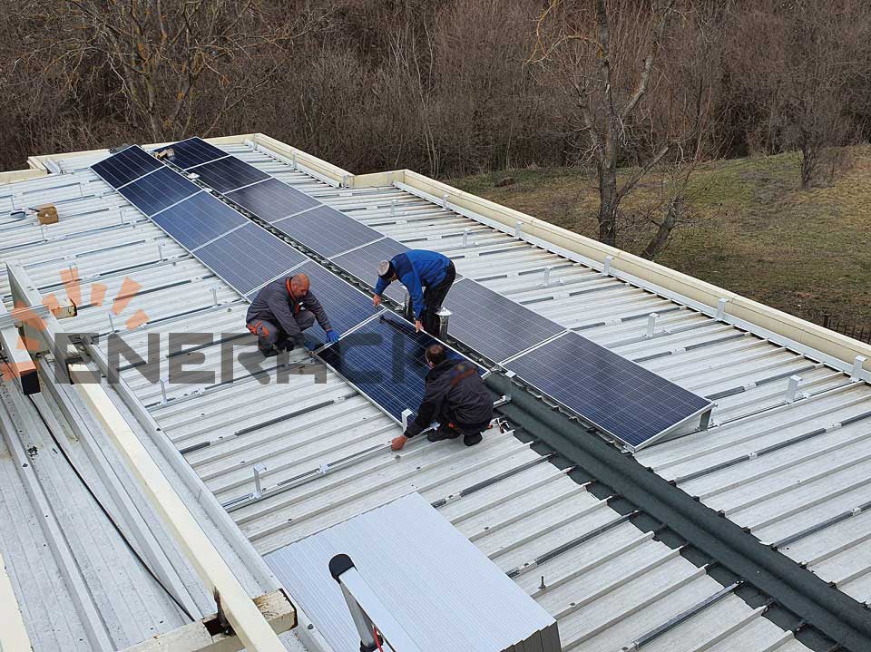 Sistema de techo inclinable de 15KW en bulgaria