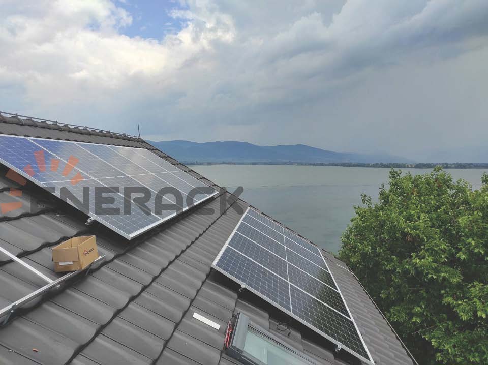 Sistema de gancho para techo de tejas 4KW T01 en Serbia
