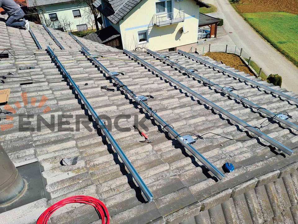 Sistema de gancho de techo de teja 8KW T17 en eslovenia